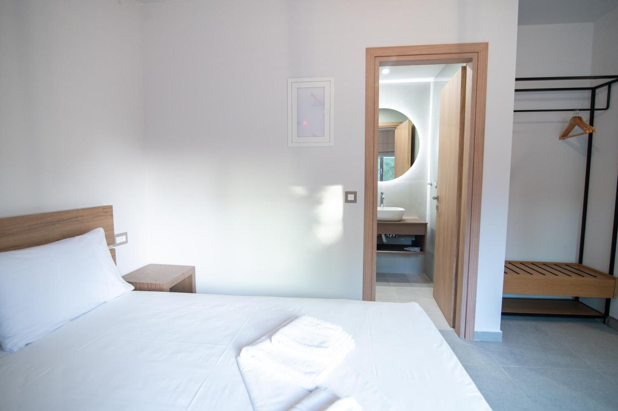 Raptis Apartments Ligia  外观 照片