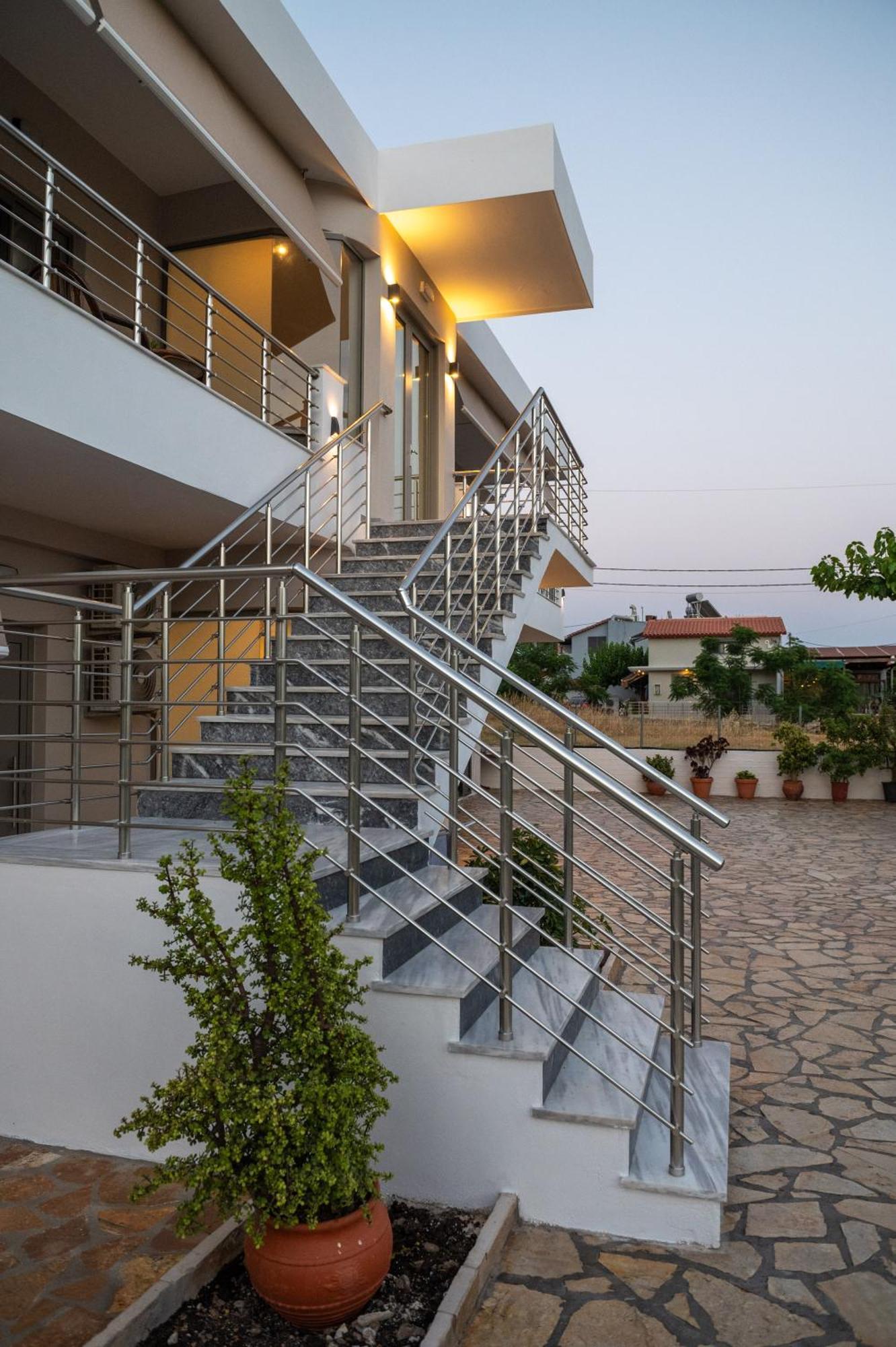 Raptis Apartments Ligia  外观 照片