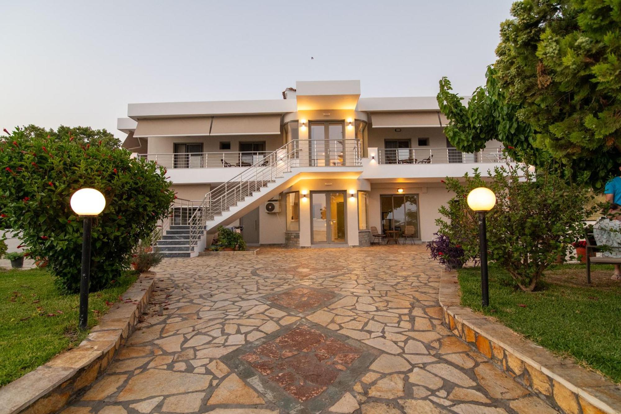 Raptis Apartments Ligia  外观 照片
